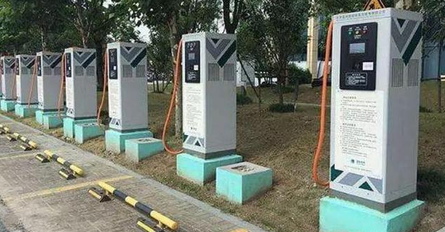 手動(dòng)和全自動(dòng)充電機(jī)正確的使用方法及注意(圖1)